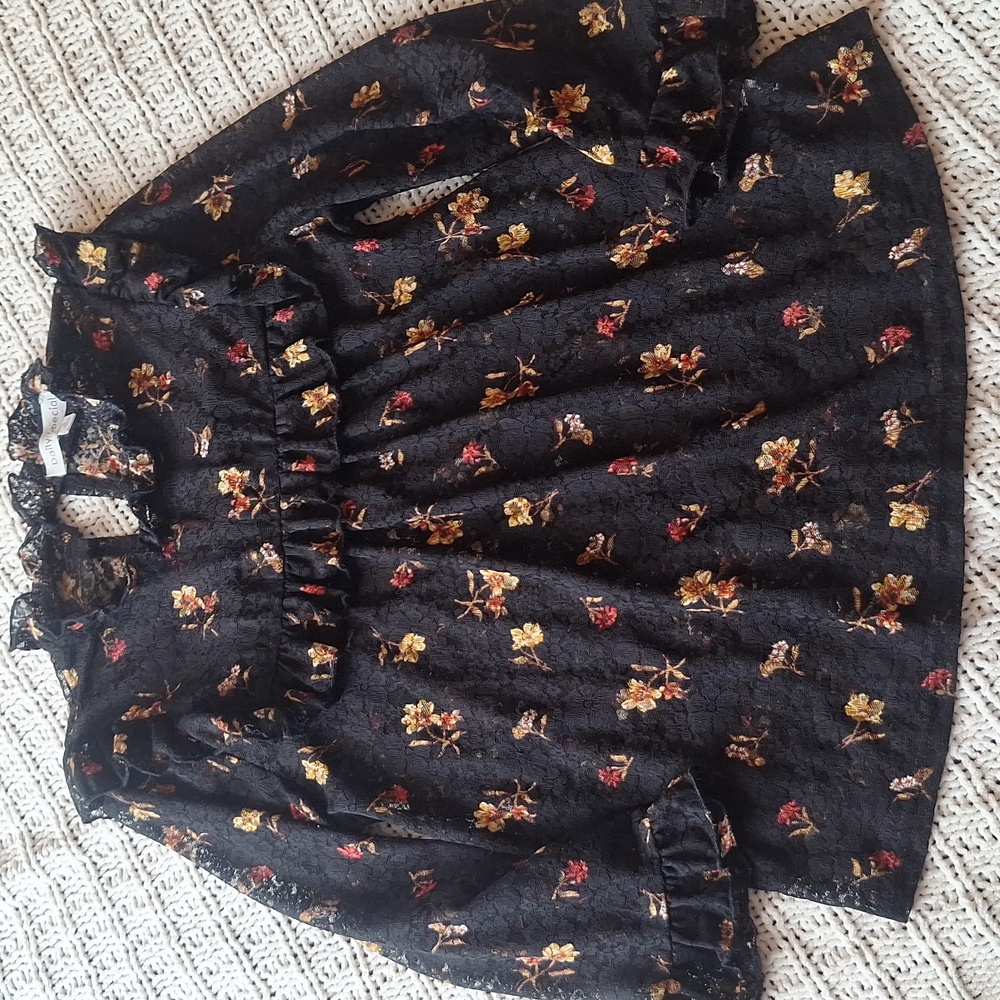 Daily Special Elegant Black Lace Floral Top Beautiful Fall Colors Size S